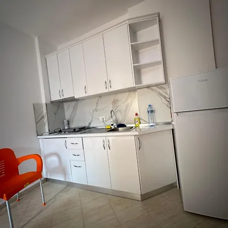 Plazhi Bf Apartment